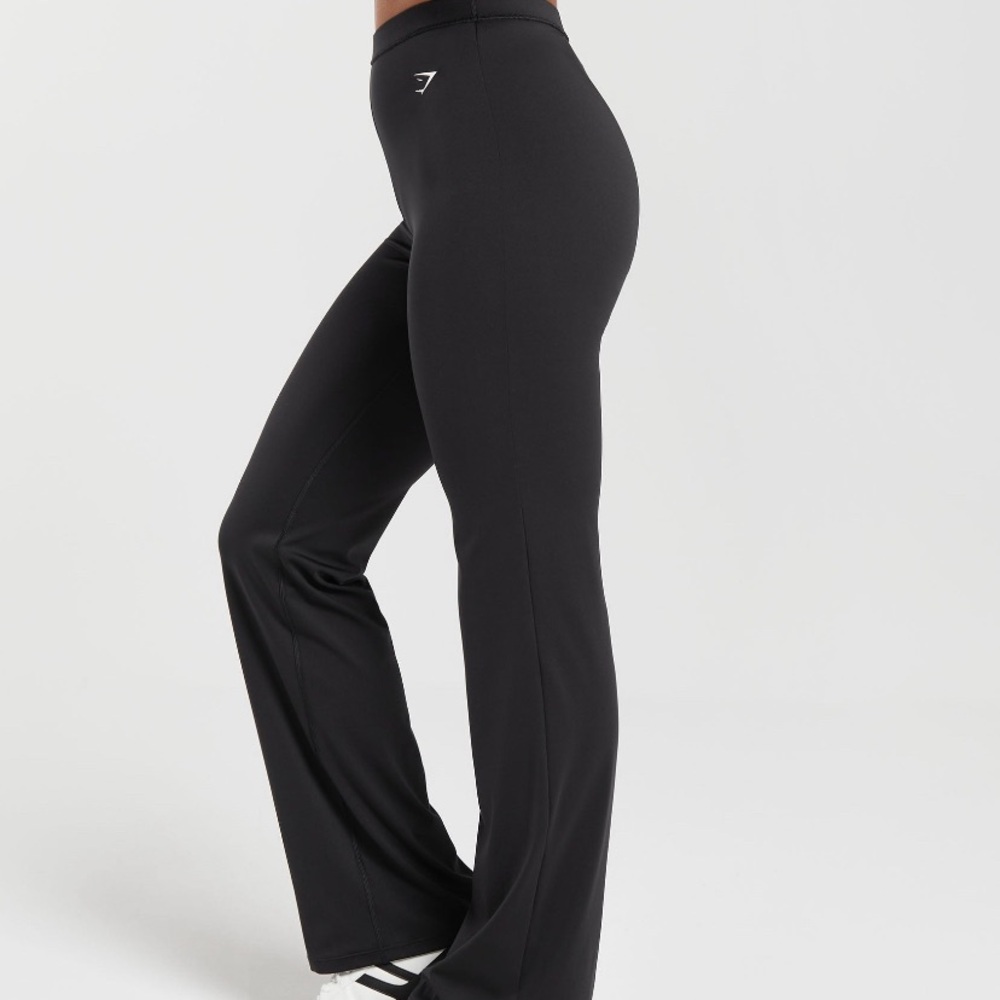 Gymshark Everyday Flare Leggings NWOT - Picture 2 of 5